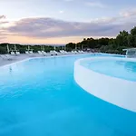 Hotel Red Sun Village