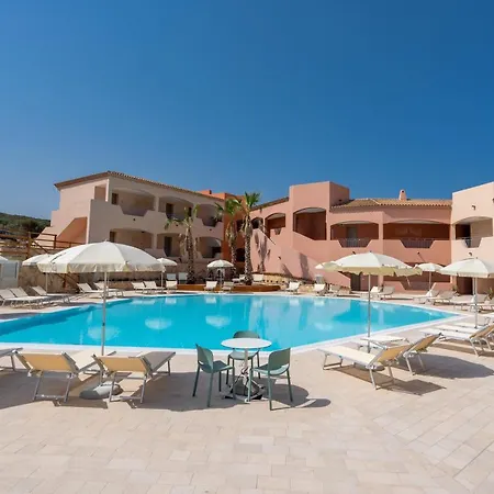 Amareclub Red Sun Village מלון איזולה רוסה