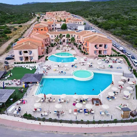 Red Sun Village 4*