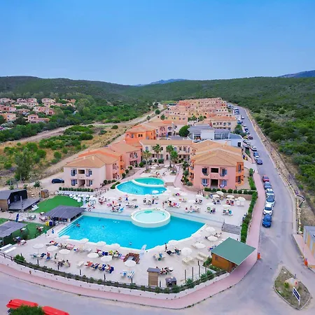 Red Sun Village 4*