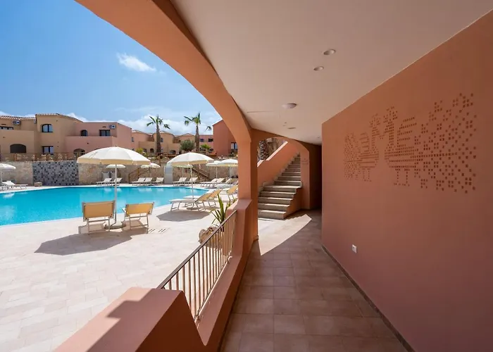 Red Sun Village Hotel 4*